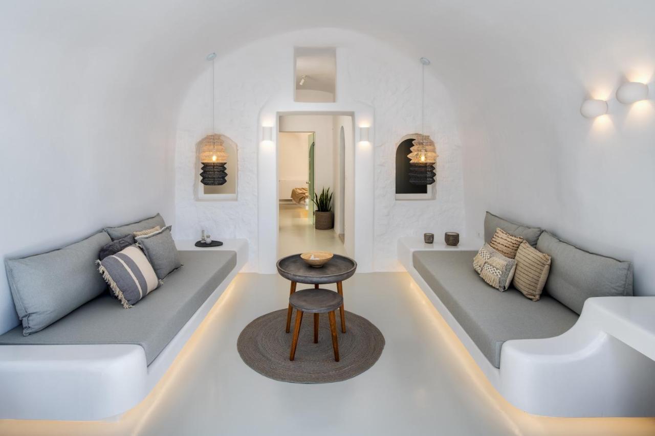 Deep In Cave Suites Фира Екстериор снимка